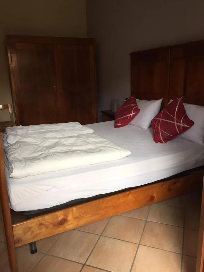 Casa Mary Apartments Тиньяле Италия