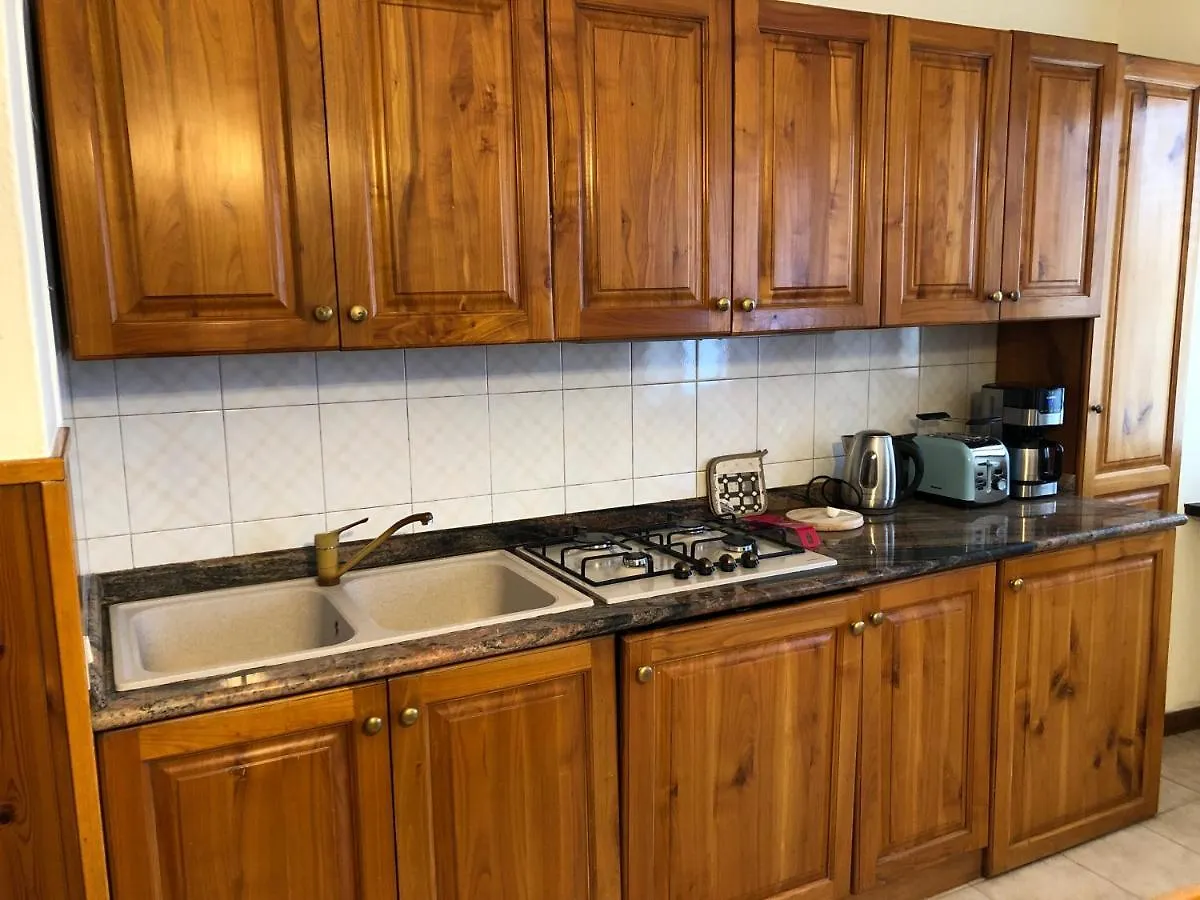 Casa Mary Apartments Тиньяле