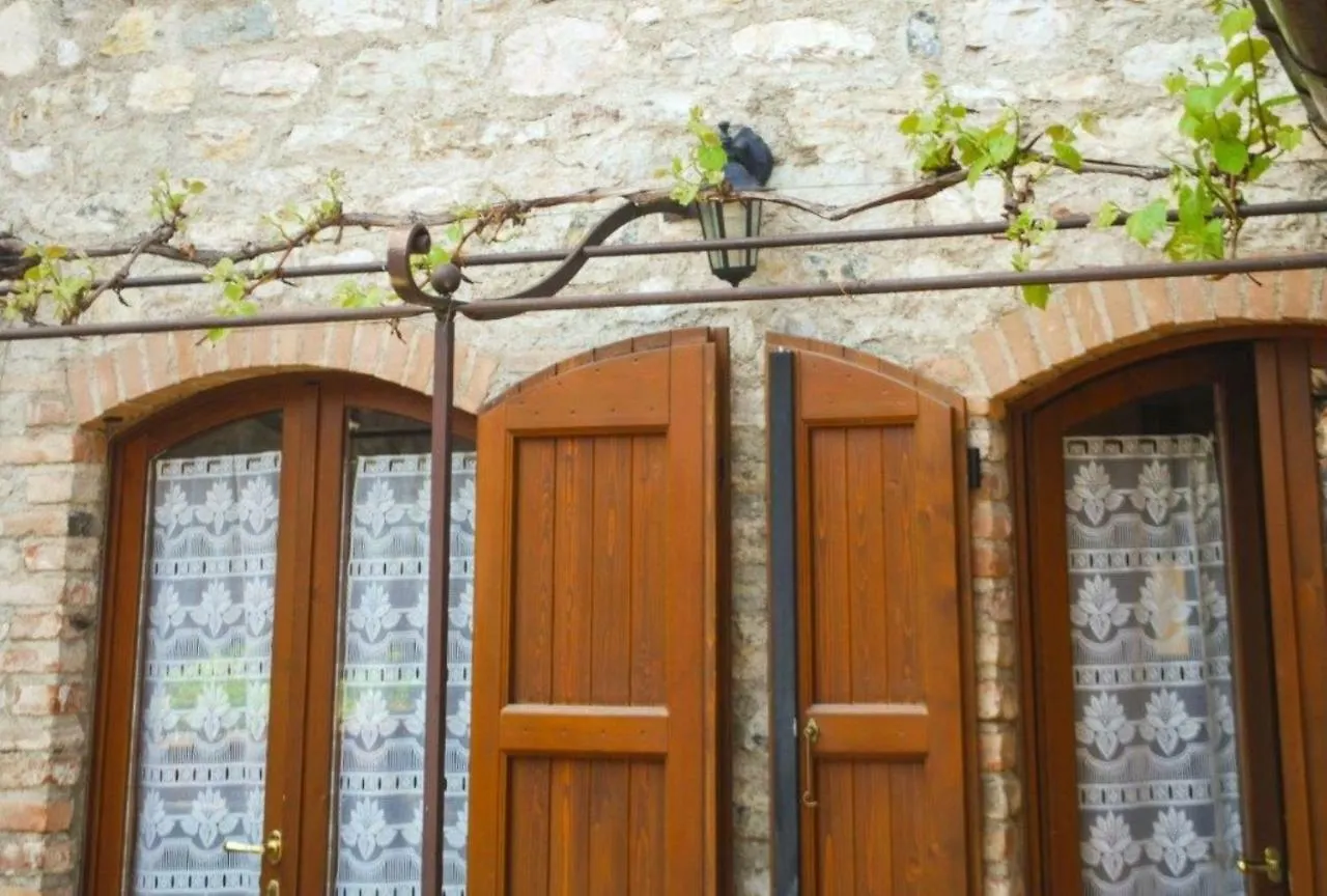 Casa Mary Apartments Тиньяле